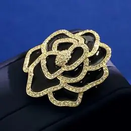 chanel brooches pour femme s_126323b